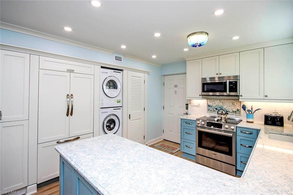2230 Camino Del Mar DR, SANIBEL FL 33957-10