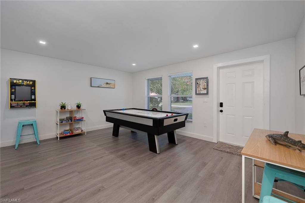 27218 Barefoot LN-4