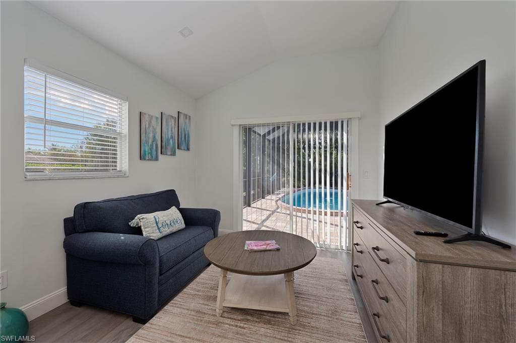27218 Barefoot LN-8