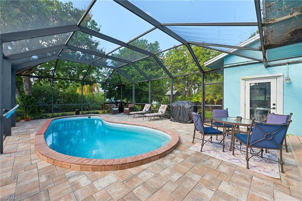 27218 Barefoot LN-14