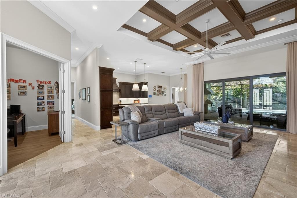 7405 Acorn WAY, NAPLES FL 34119-5