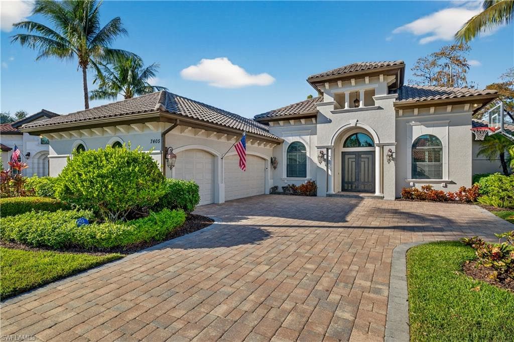 7405 Acorn WAY, NAPLES FL 34119-2