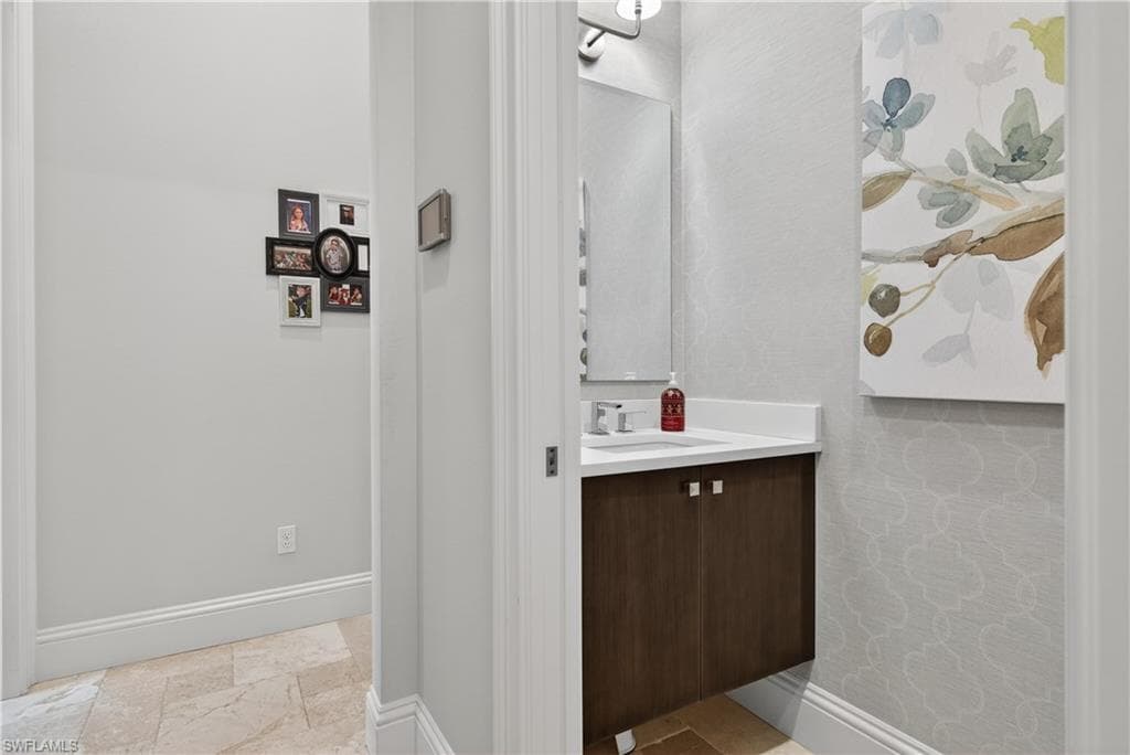 7405 Acorn WAY, NAPLES FL 34119-30