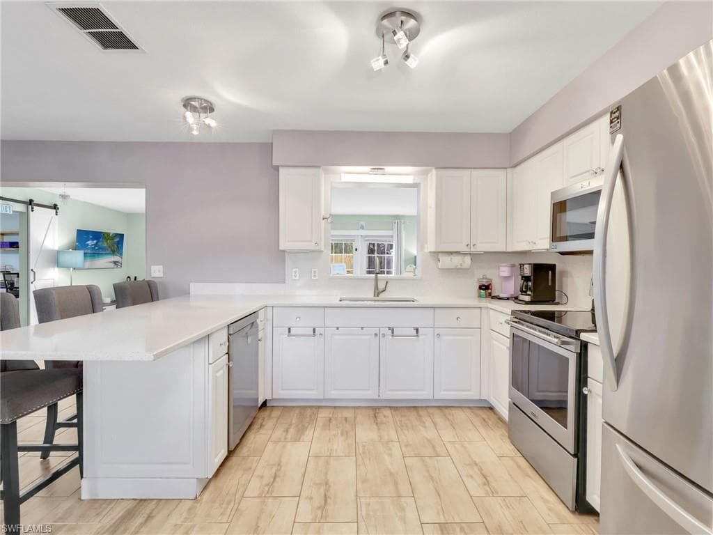 2142 Crystal DR, FORT MYERS FL 33907-11