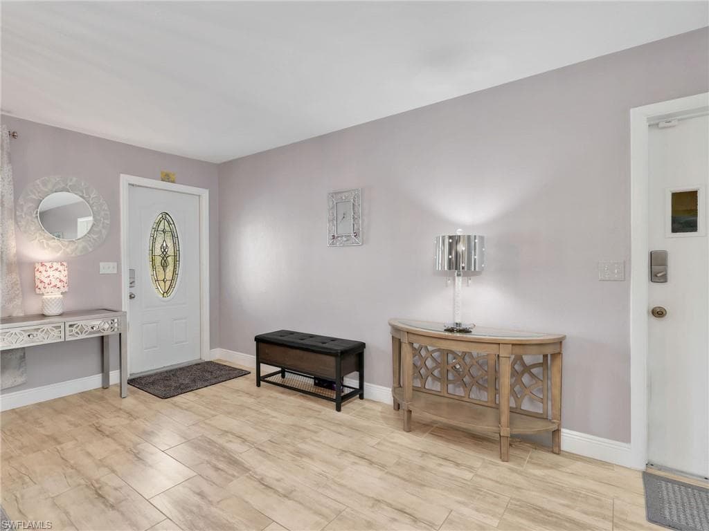 2142 Crystal DR, FORT MYERS FL 33907-7