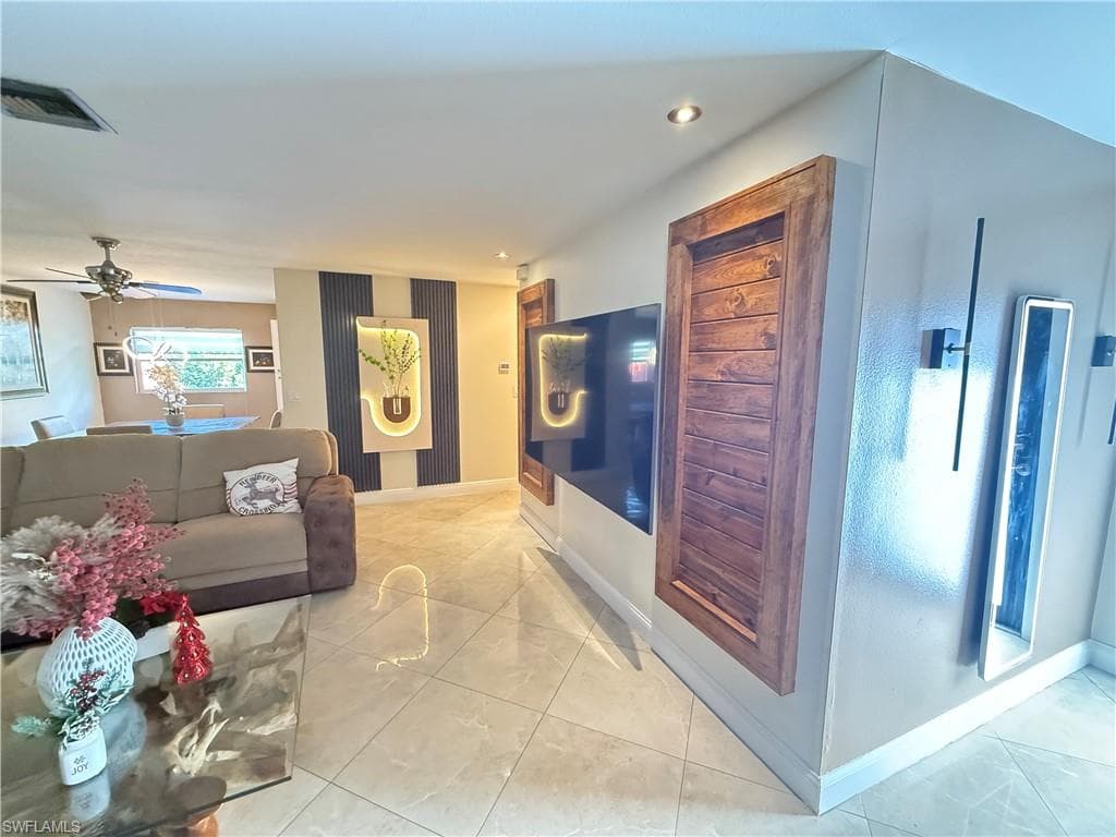 4207 Cindy AVE, NAPLES FL 34112-20