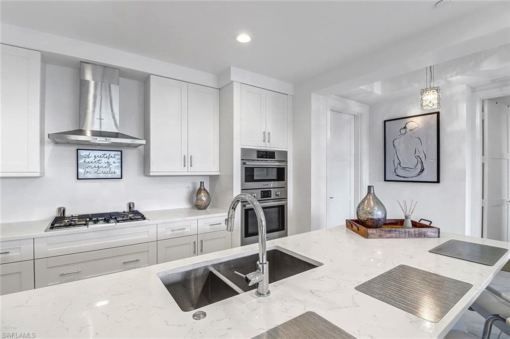 1135 3rd AVE S # 415, NAPLES FL 34102-21