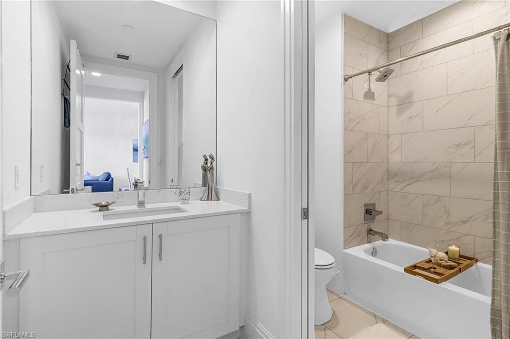 1135 3rd AVE S # 415, NAPLES FL 34102-10