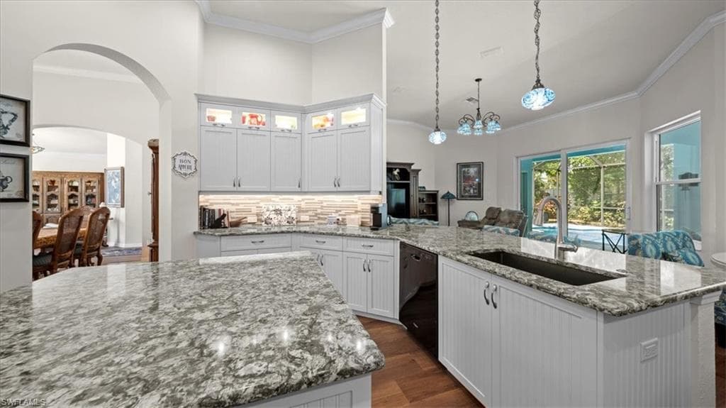 371 Burnt Pine DR, NAPLES FL 34119-16