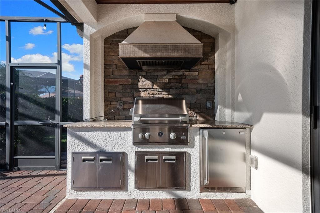 12518 Fenhurst WAY, NAPLES FL 34120-42