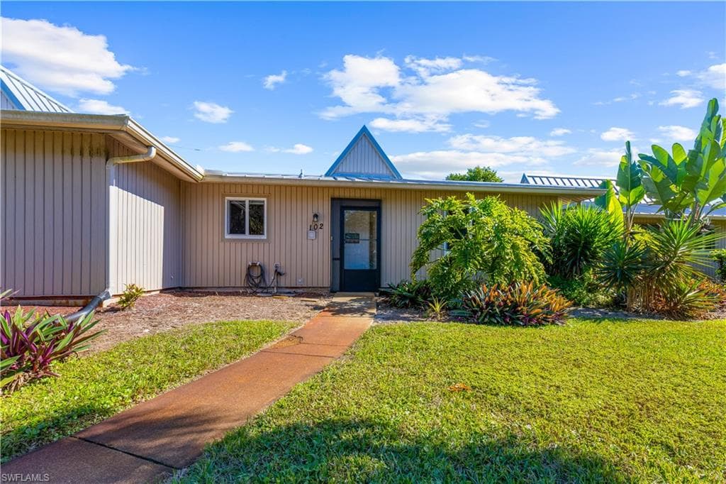 900 Henderson Creek DR # A102, NAPLES FL 34114-32