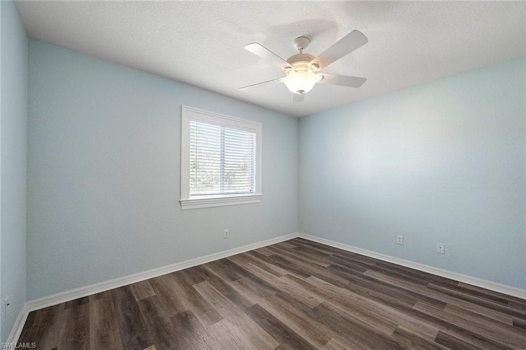 8490 Sumner AVE, FORT MYERS FL 33908-32