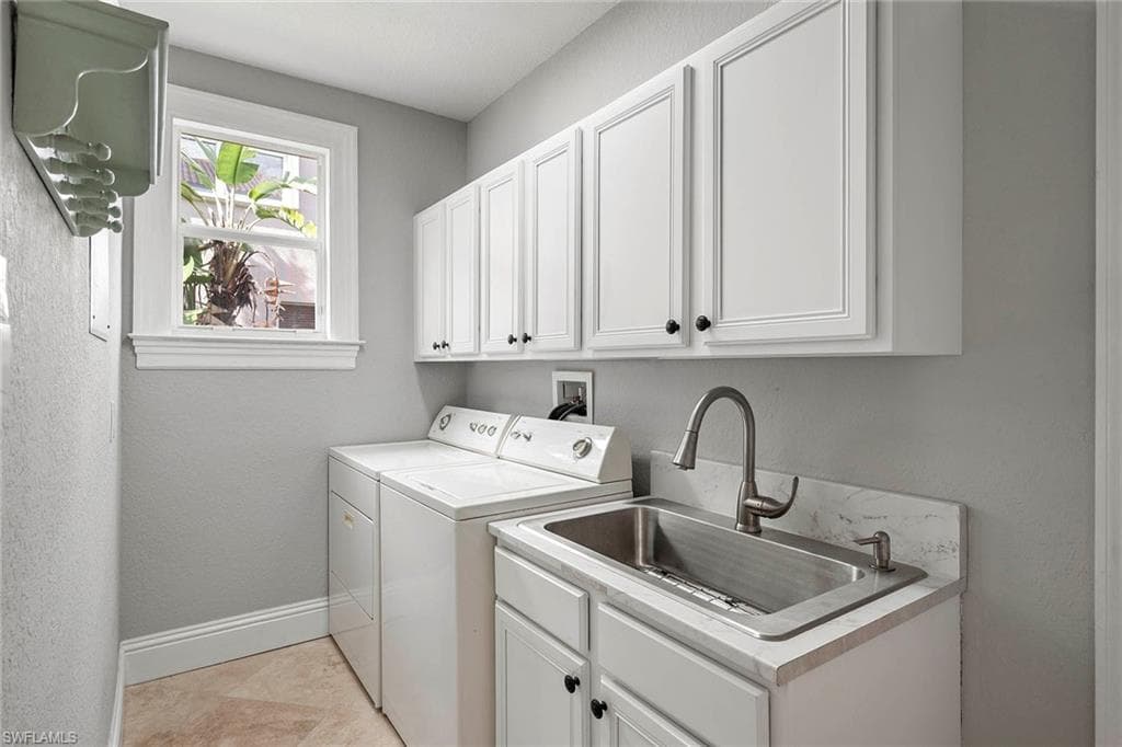 8490 Sumner AVE, FORT MYERS FL 33908-18