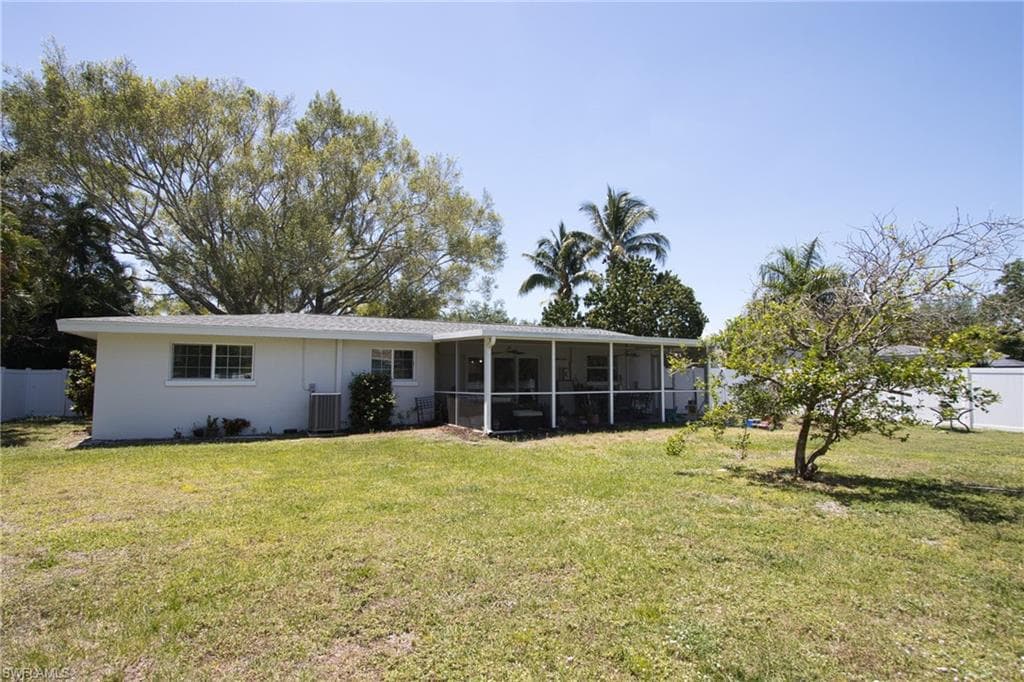 1327 Sunbury DR, FORT MYERS FL 33901-22