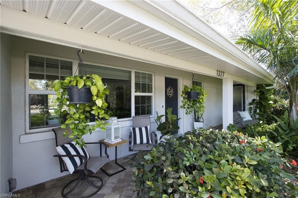 1327 Sunbury DR, FORT MYERS FL 33901-1