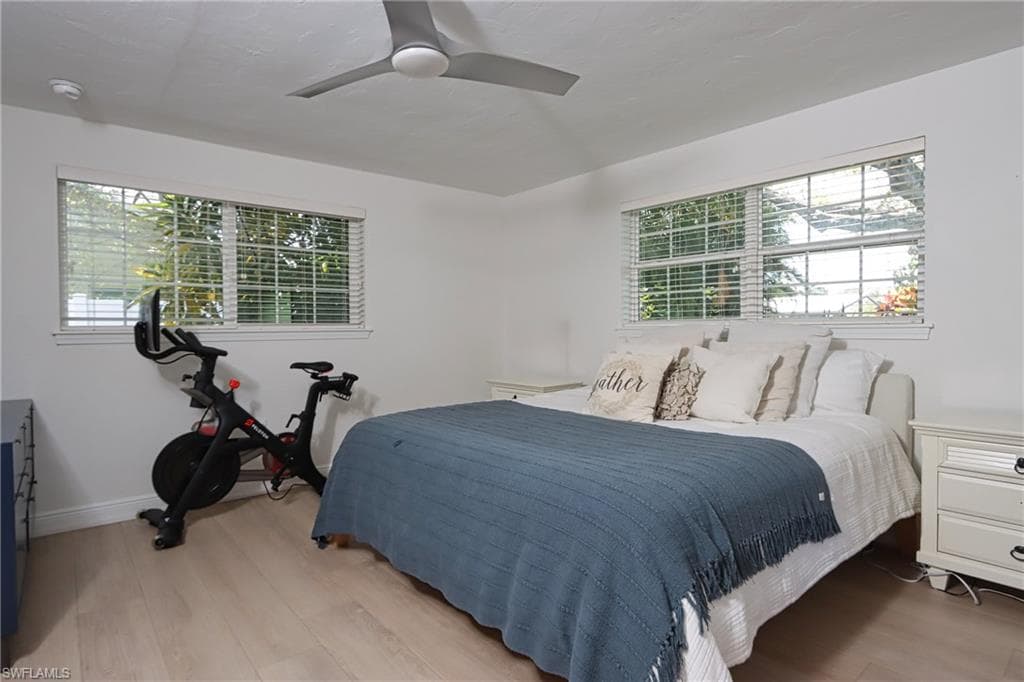 1327 Sunbury DR, FORT MYERS FL 33901-16
