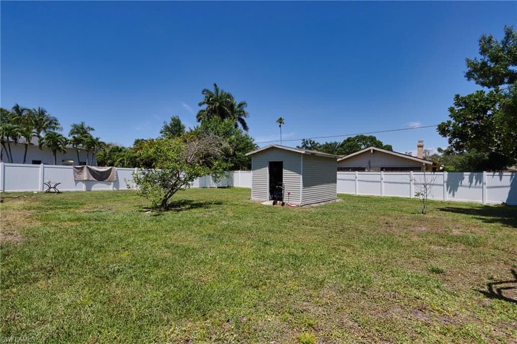 1327 Sunbury DR, FORT MYERS FL 33901-21