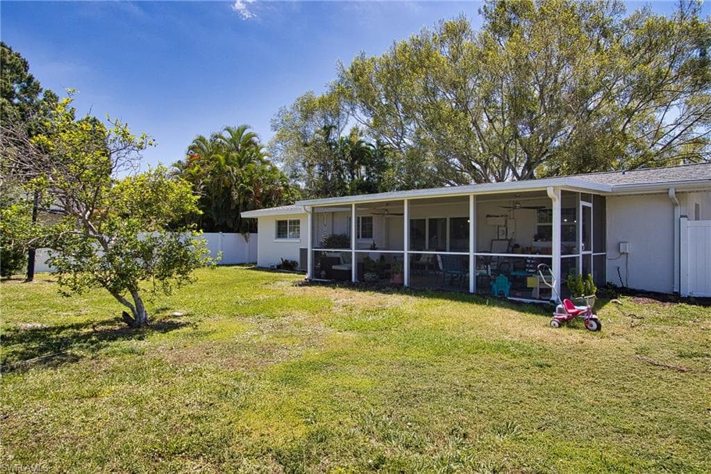 1327 Sunbury DR, FORT MYERS FL 33901-23