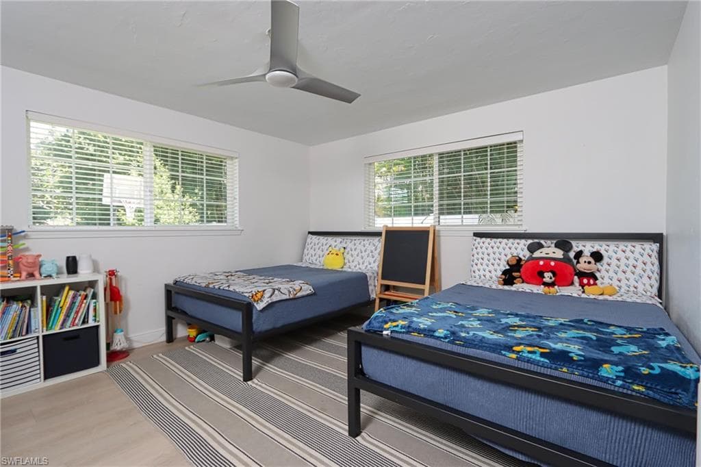 1327 Sunbury DR, FORT MYERS FL 33901-10
