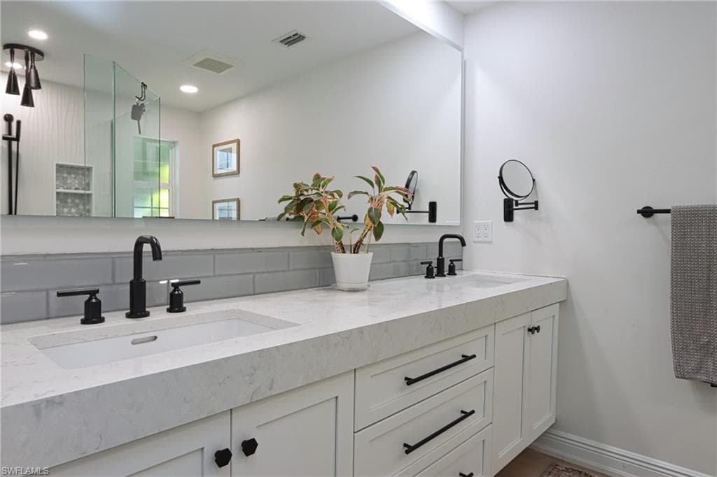 1327 Sunbury DR, FORT MYERS FL 33901-18