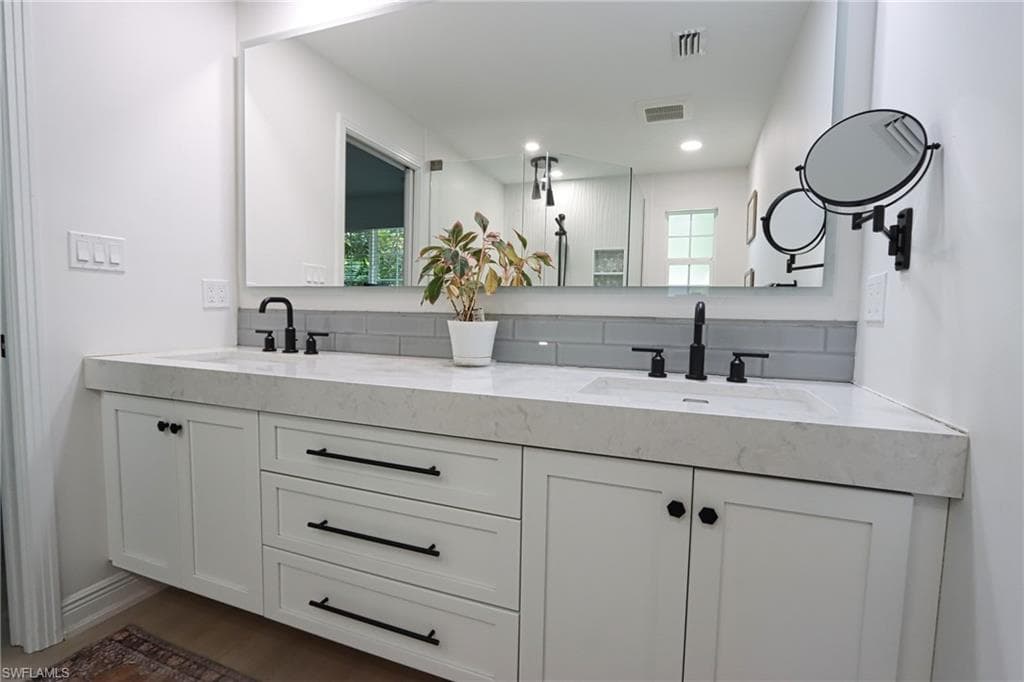 1327 Sunbury DR, FORT MYERS FL 33901-20