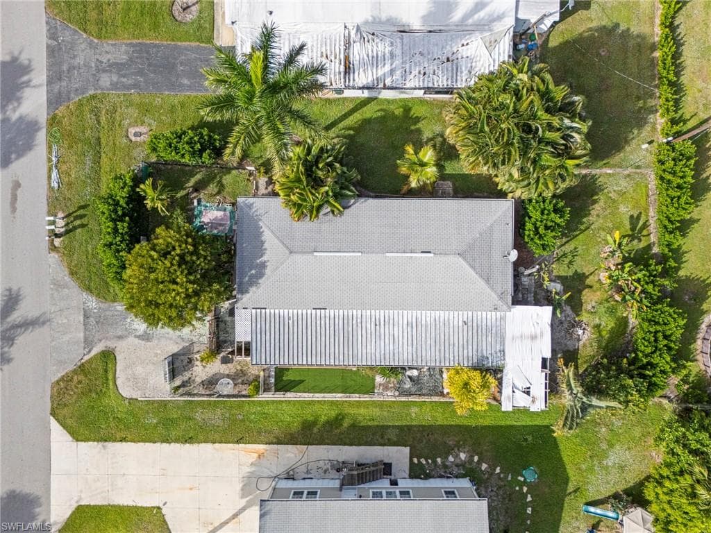 5 Henderson DR, NAPLES FL 34114-5