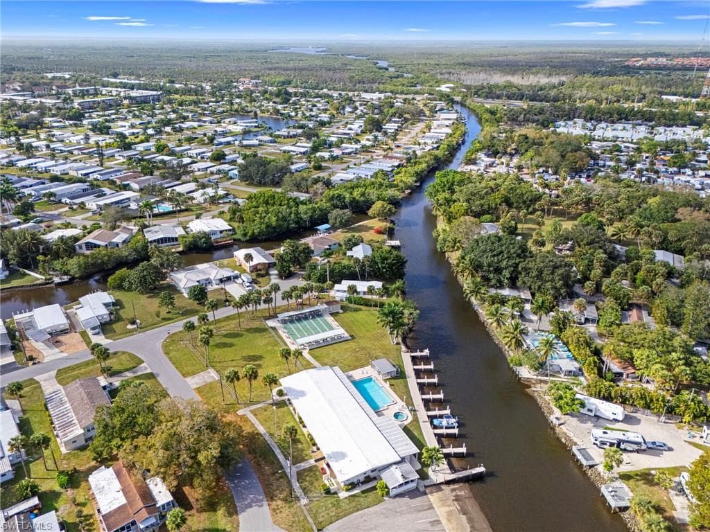 5 Henderson DR, NAPLES FL 34114-13