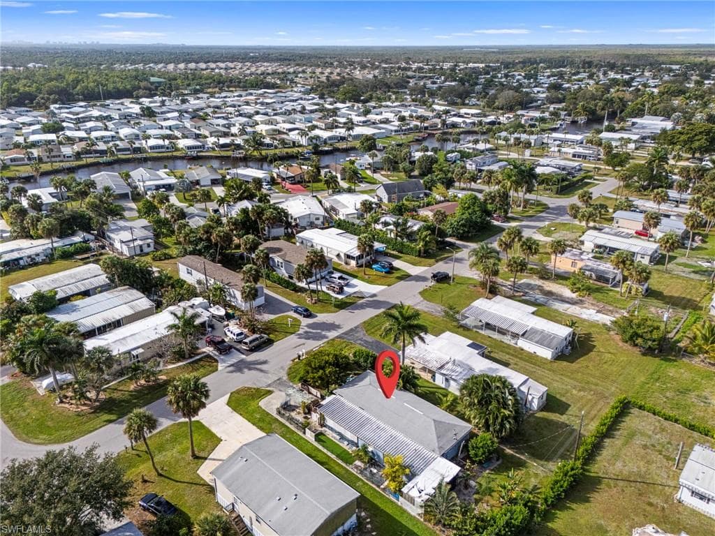 5 Henderson DR, NAPLES FL 34114-10