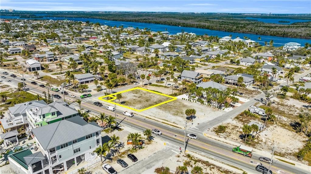 96 Hercules DR, FORT MYERS BEACH FL 33931-19