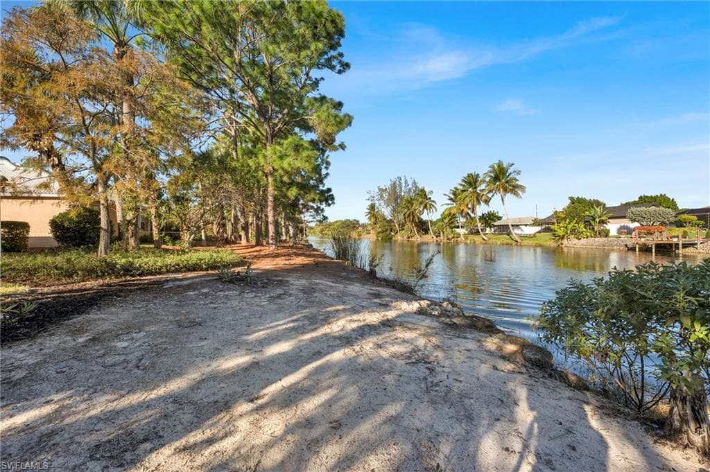 3685 Yosemite CT, NAPLES FL 34116-1