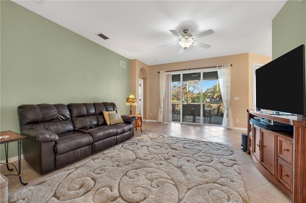 3685 Yosemite CT, NAPLES FL 34116-2