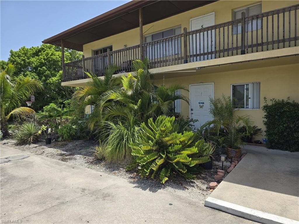 10632 Woods CIR # 1, BONITA SPRINGS FL 34135-1