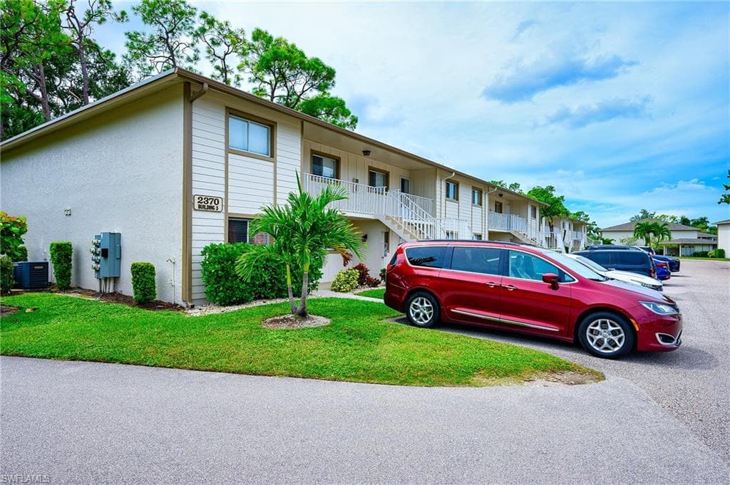 2370 Naples Trace CIR # 7, NAPLES FL 34109-25