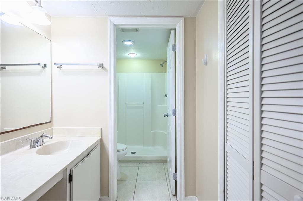 2370 Naples Trace CIR # 7, NAPLES FL 34109-18