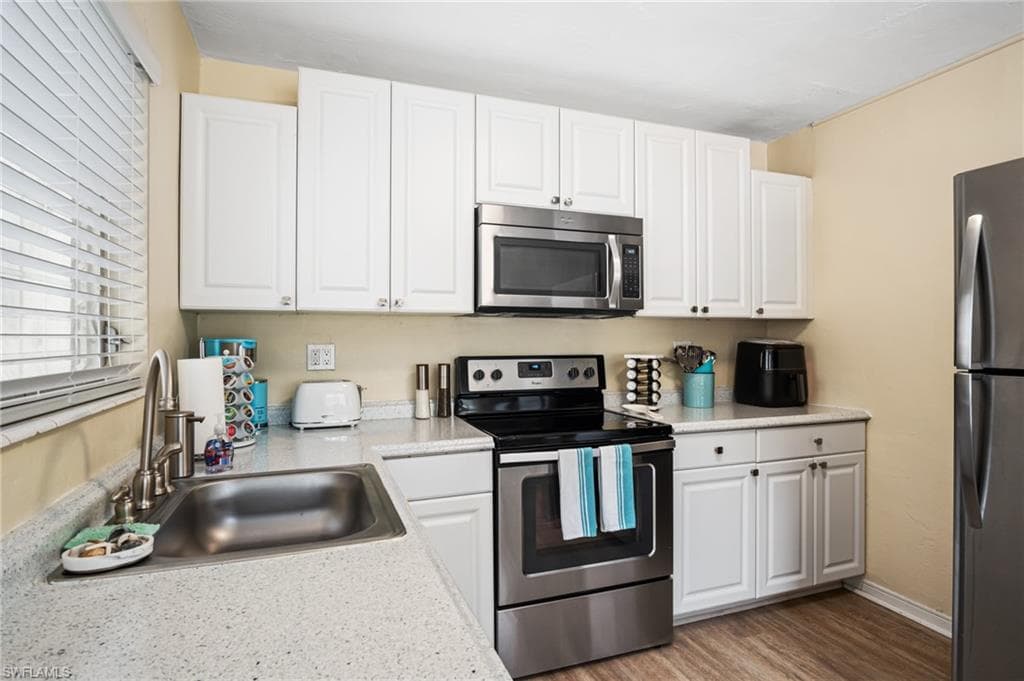 1097 Sperling AVE, NAPLES FL 34103-12