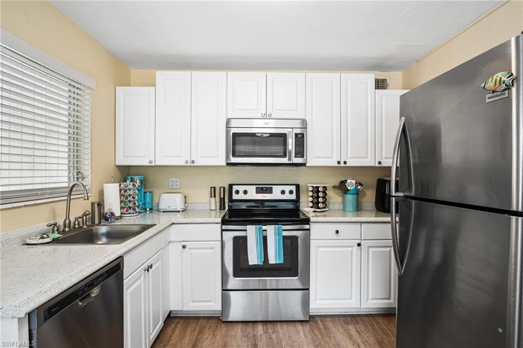 1097 Sperling AVE, NAPLES FL 34103-11