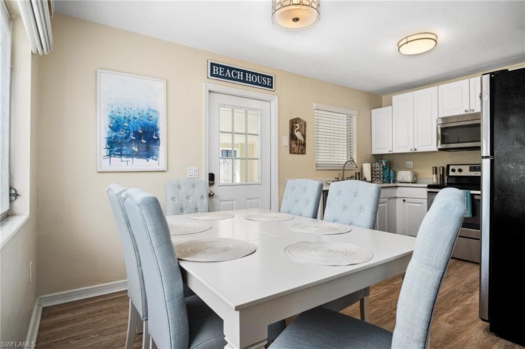 1097 Sperling AVE, NAPLES FL 34103-8