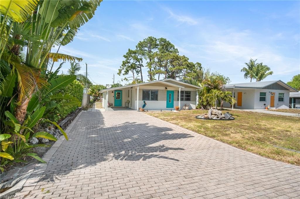 1097 Sperling AVE, NAPLES FL 34103-36