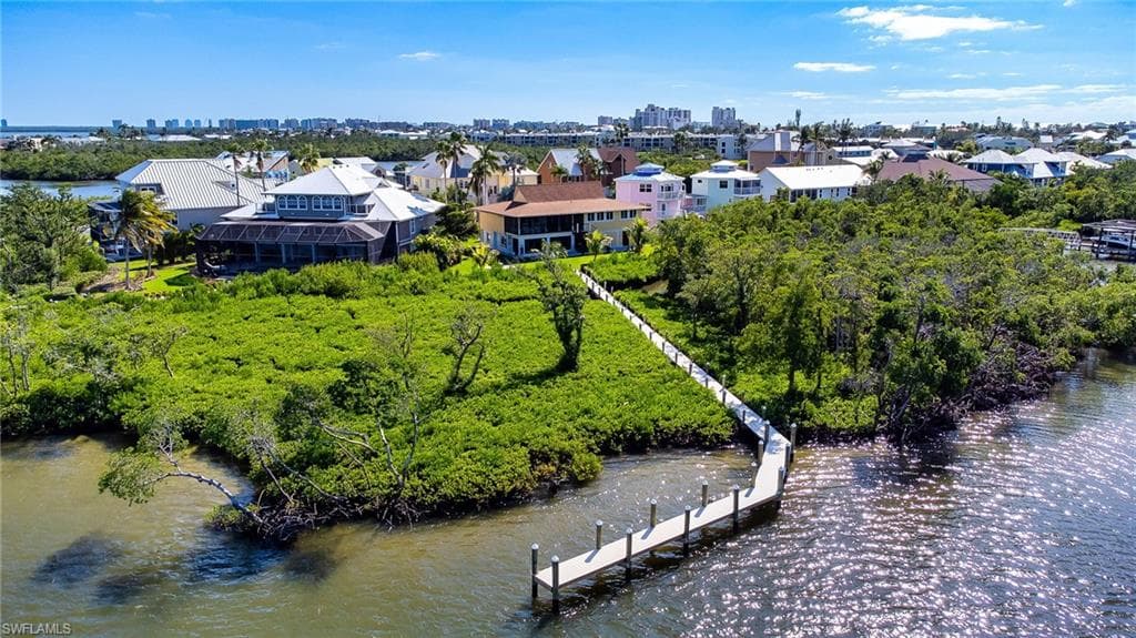 21520/522 Indian Bayou DR, FORT MYERS BEACH FL 33931-2