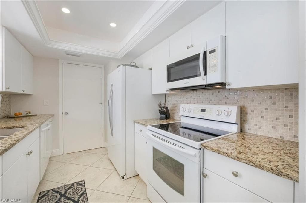 4126 Belair LN # B6, NAPLES FL 34103-11
