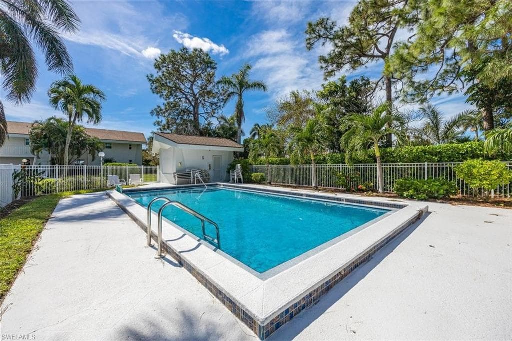 4126 Belair LN # B6, NAPLES FL 34103-21