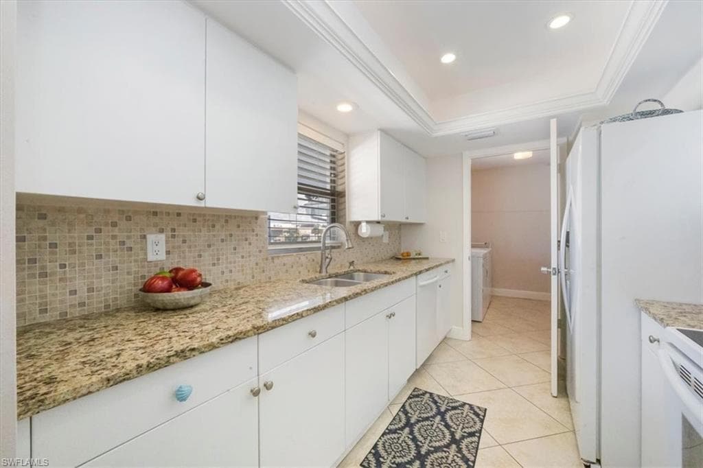 4126 Belair LN # B6, NAPLES FL 34103-9