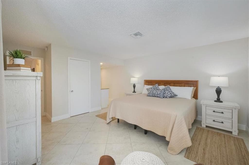 4126 Belair LN # B6, NAPLES FL 34103-14