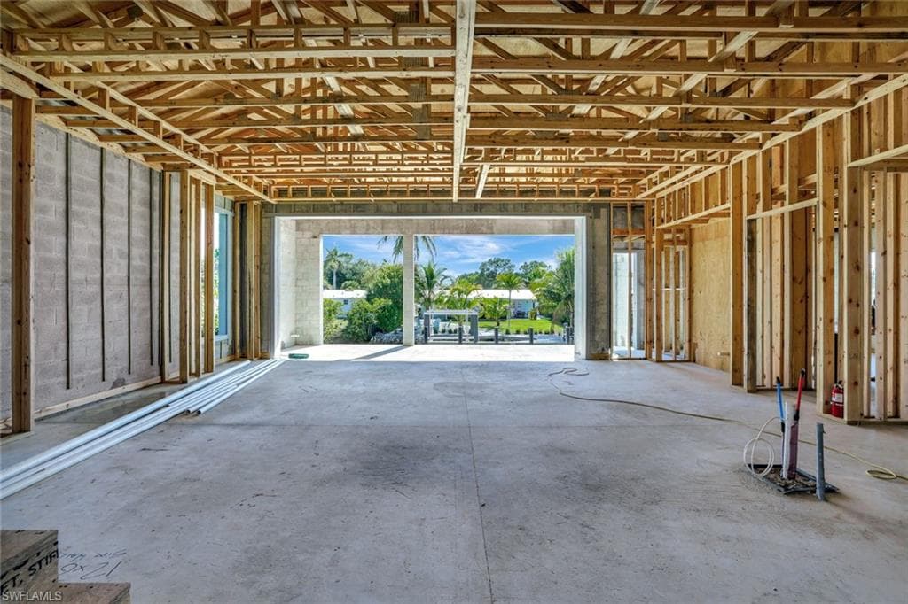 2750 Gulfview DR, NAPLES FL 34112-5