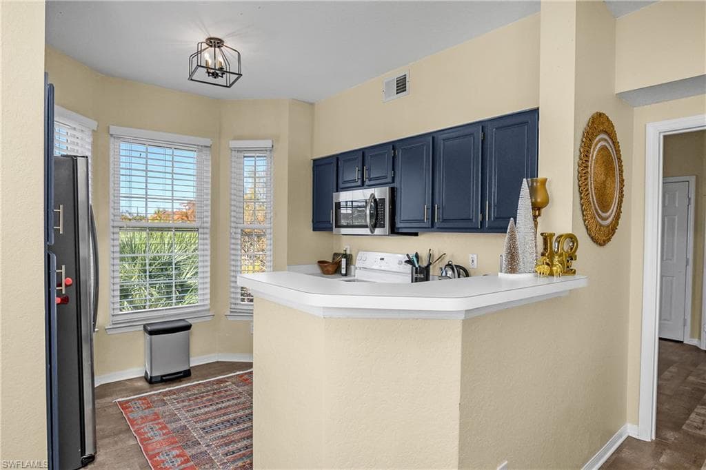 23500 Walden Center DR # 303, ESTERO FL 34134-9