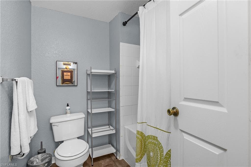 23500 Walden Center DR # 303, ESTERO FL 34134-17