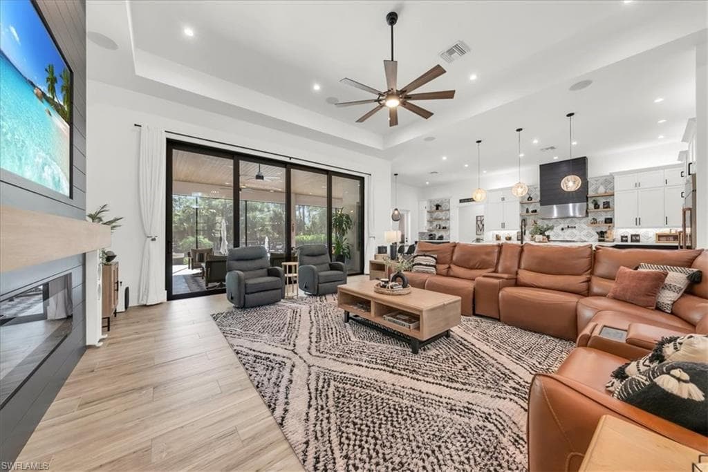 4186 3rd AVE NW, NAPLES FL 34119-8