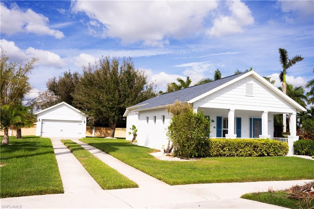 295 Destiny CIR, CAPE CORAL FL 33990-6