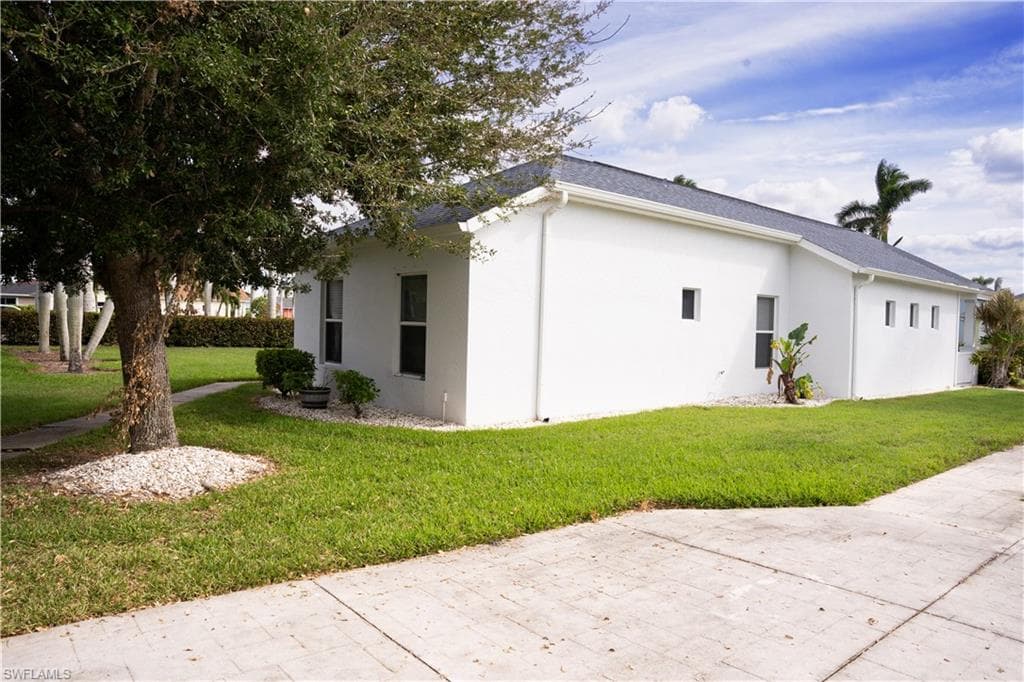 295 Destiny CIR, CAPE CORAL FL 33990-2