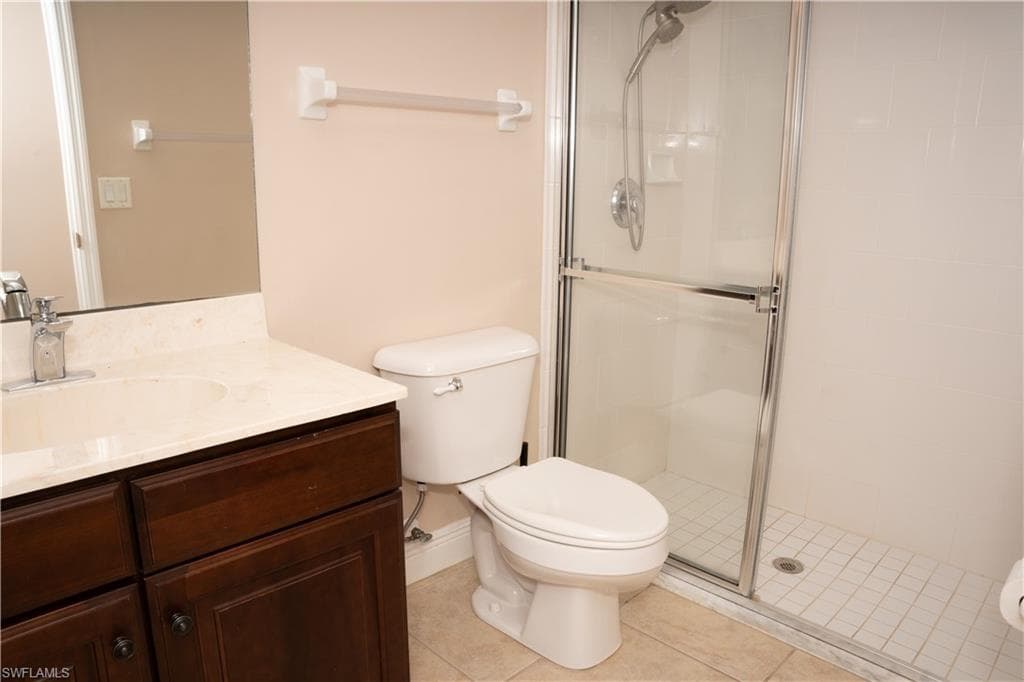 295 Destiny CIR, CAPE CORAL FL 33990-17